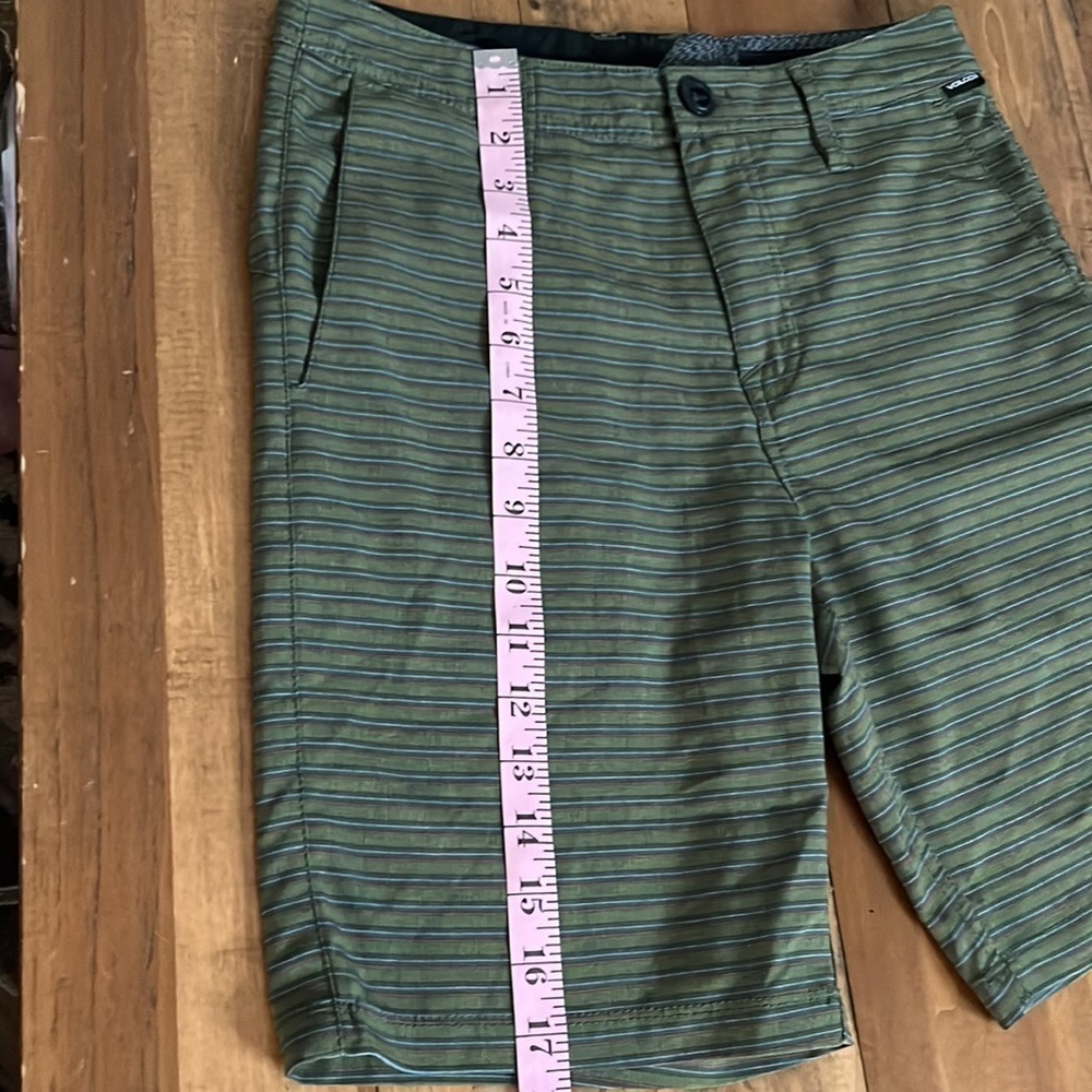 Volcom shorts - Picture 8 of 8